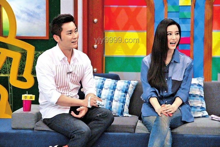 闫桉摆摊新思维：跨界微创业的实践启示